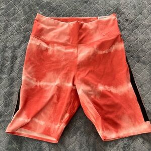 NWT Nike biker one luxe‎ 7” shorts